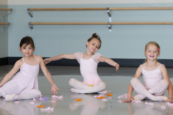 011_Girls_Pre-Ballet_1.jpg